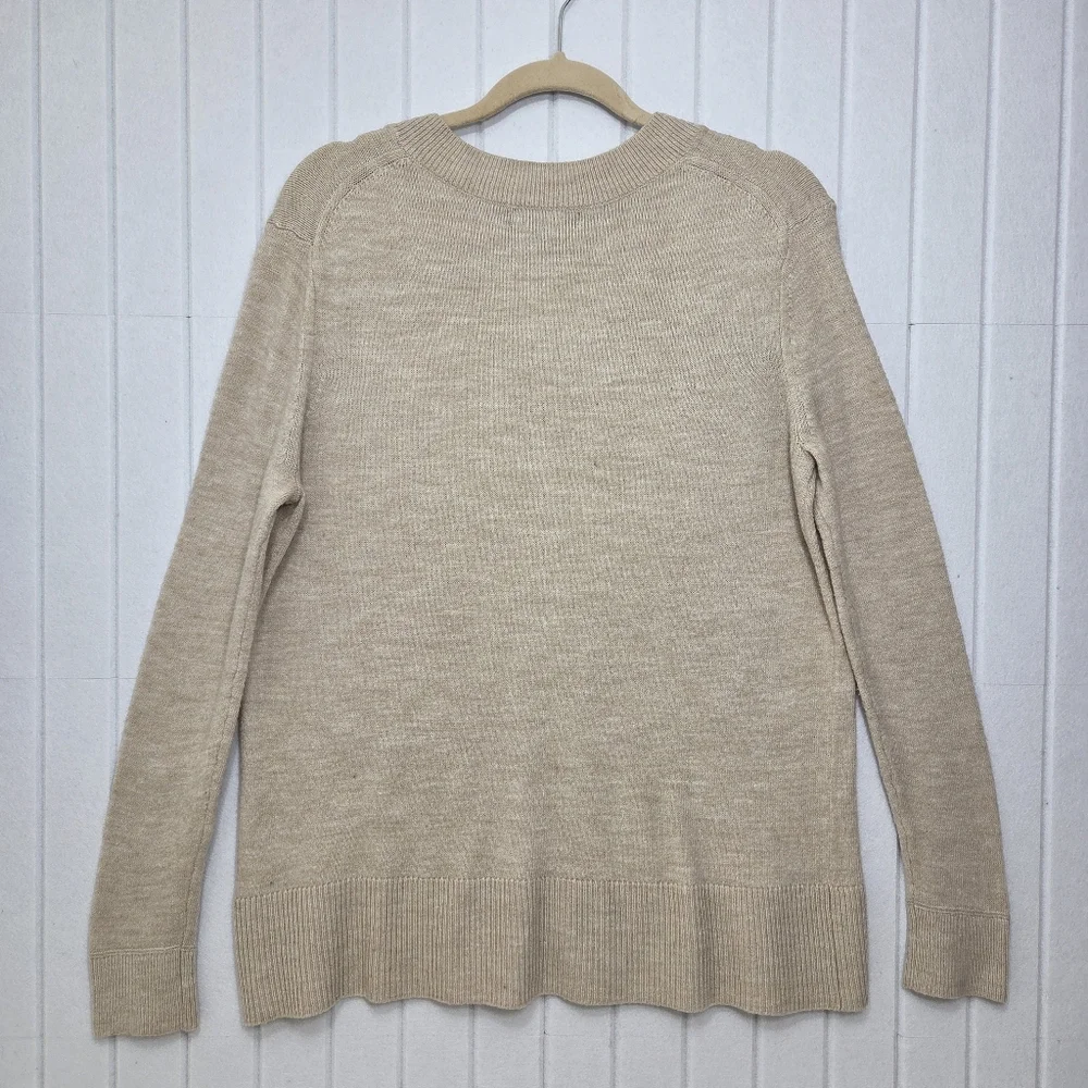 Banana Republic chic neck